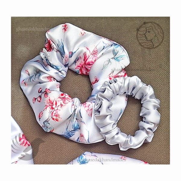 کش اسکرانچی ساتن ابریشم طرح پرنده خوشبختی