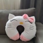 بالشت دور گردنی فانتزی طرح کیتی