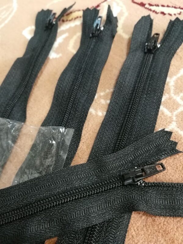 زیپ مشکی 20 سانتی متری بسته 4 عددی