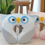 بالشت دورگردنی فانتزی طرح جغد دانا