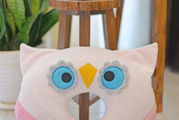 بالشت دورگردنی فانتزی طرح جغد دانا